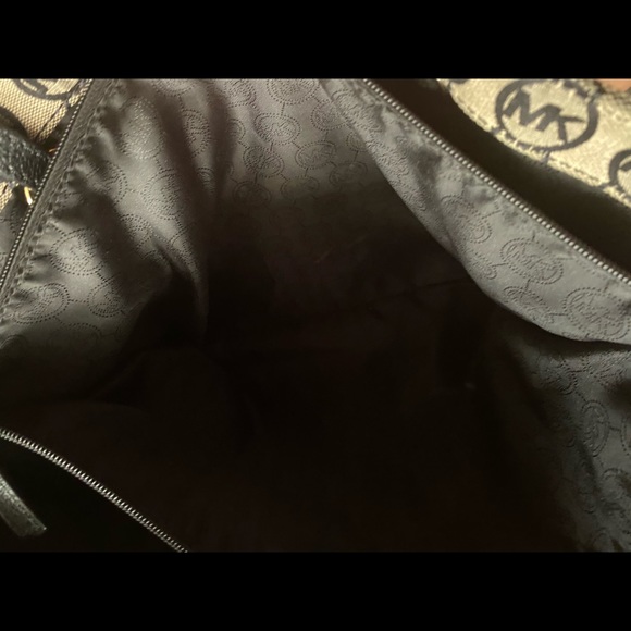 Used Authentic Michael Kors Tote - Picture 7 of 9